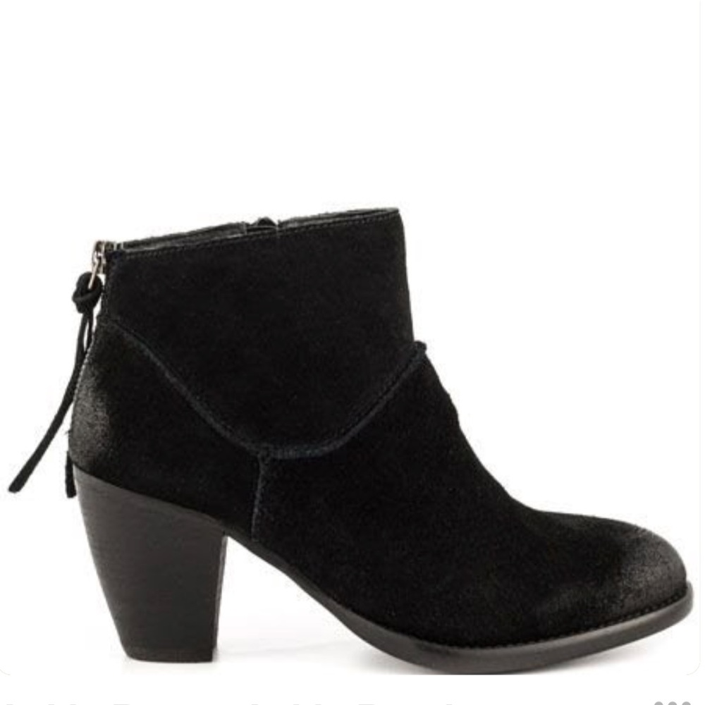 Steve Madden Black Suede “Milaan” Bootie